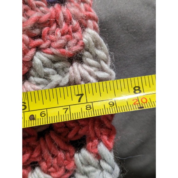 Beautiful Handmade Wild Berry Scalloped Pattern Scarf - Picture 6 of 6